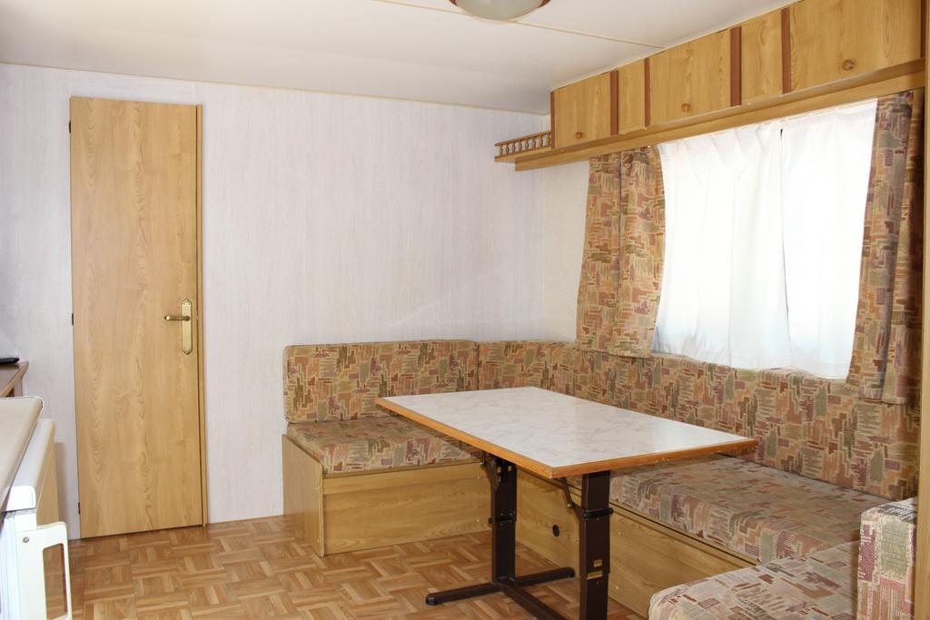 Bungalows Pena Montanesa 아인사 객실 사진