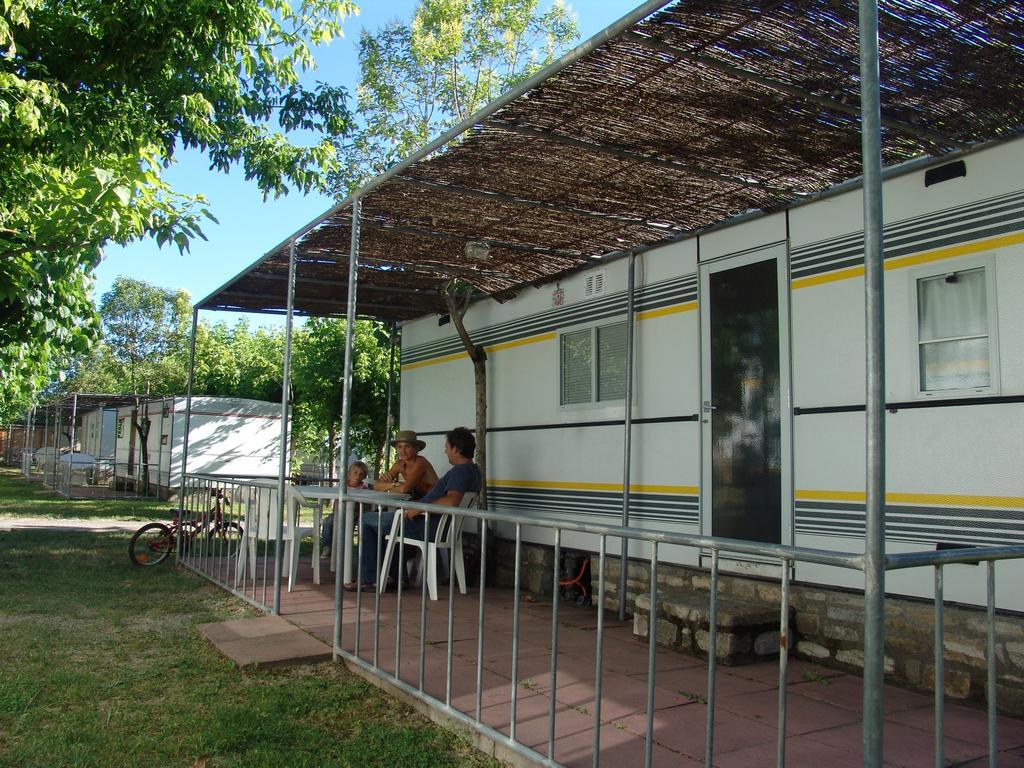 Bungalows Pena Montanesa 아인사 객실 사진