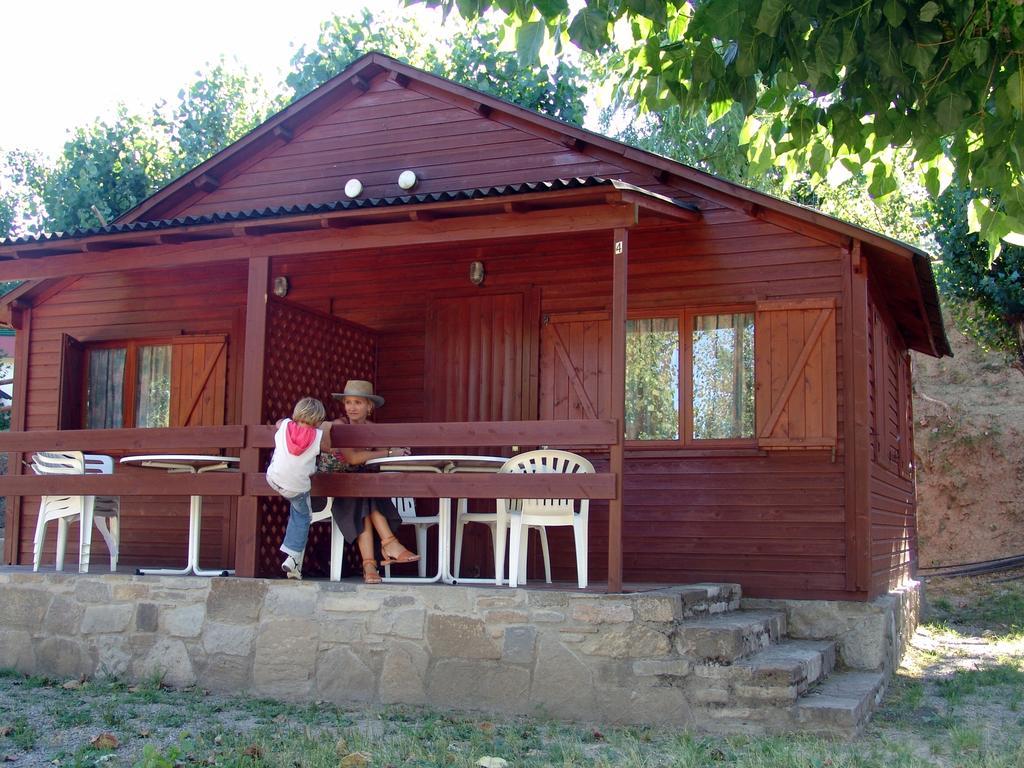 Bungalows Pena Montanesa 아인사 객실 사진